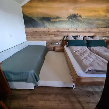 Romantisches Kellerstoeckl - Jeruzalem בית נופש